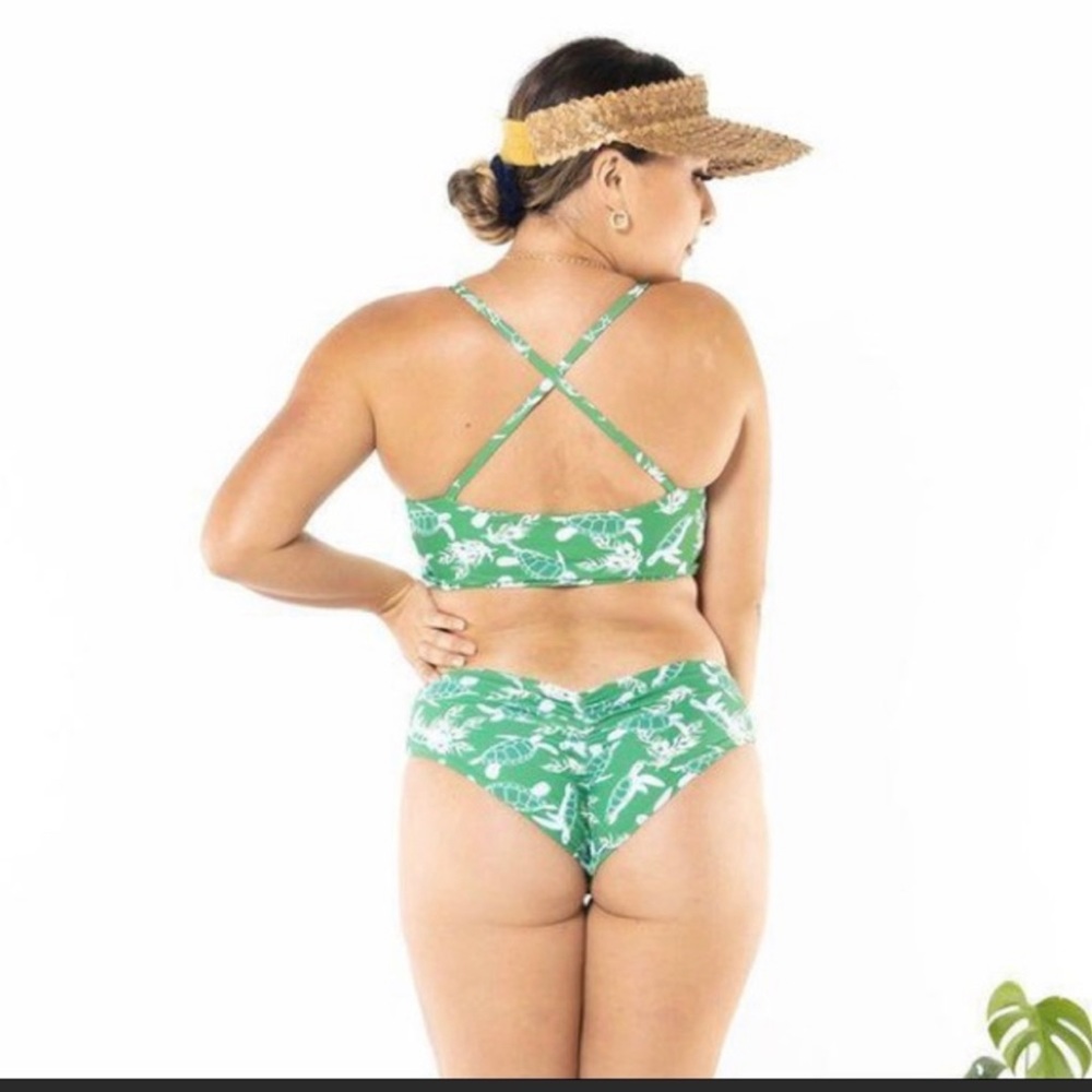 Fused Hawaii Hapuna bikini bottom green turtles NWT Sz XXL